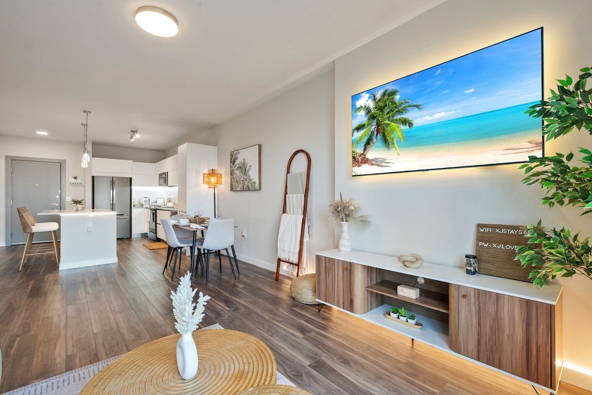 Palm Haven | Flagler Village | Apartment with Balcony & Rooftop Pool photo 10