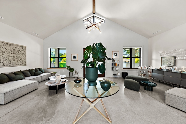 Image of Living space #3