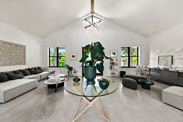 Image of Living space #3