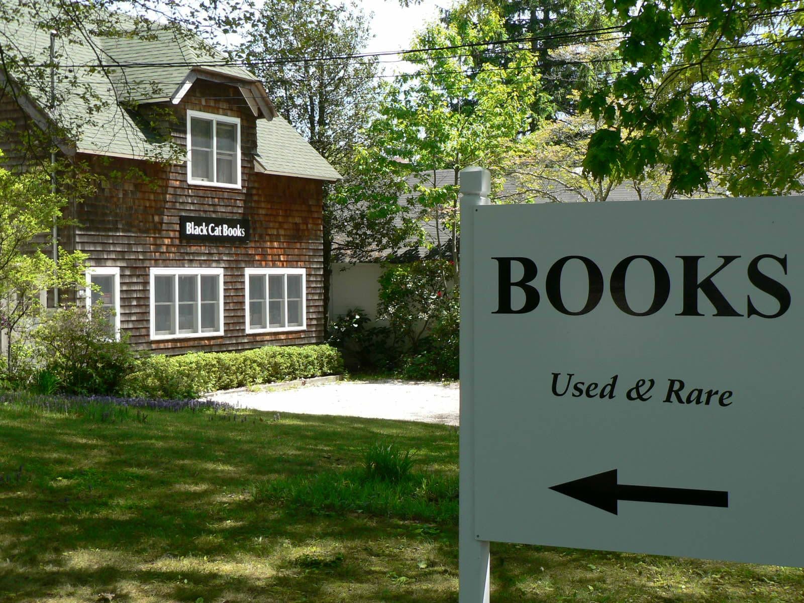BLACK CAT BOOKS