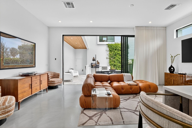 Image of Living space #4