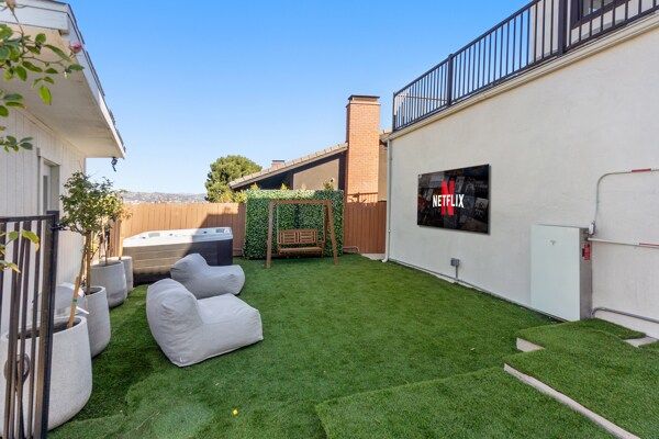 Casa Noire | Baldwin Hills | Luxe Hillside Villa with Hot Tub photo 48