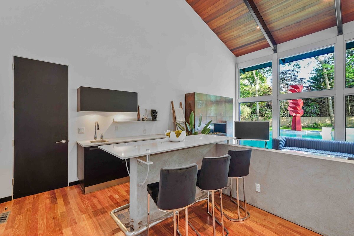 Eastwood Villa | East Hampton | Modern Retreat with Pool and Spa photo 8
