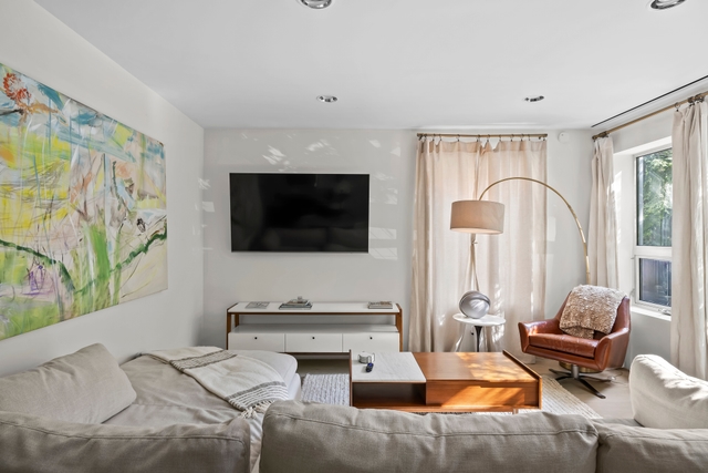 Image of Living space #2