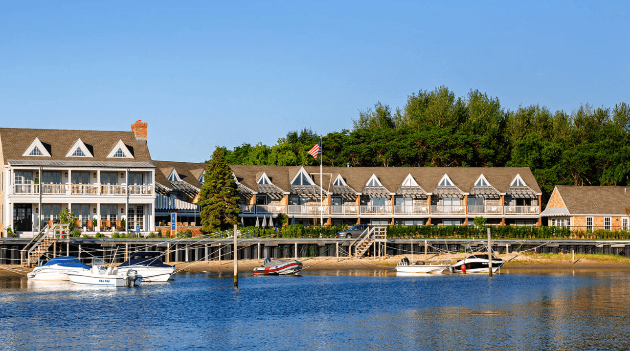 Café just steps from the marina