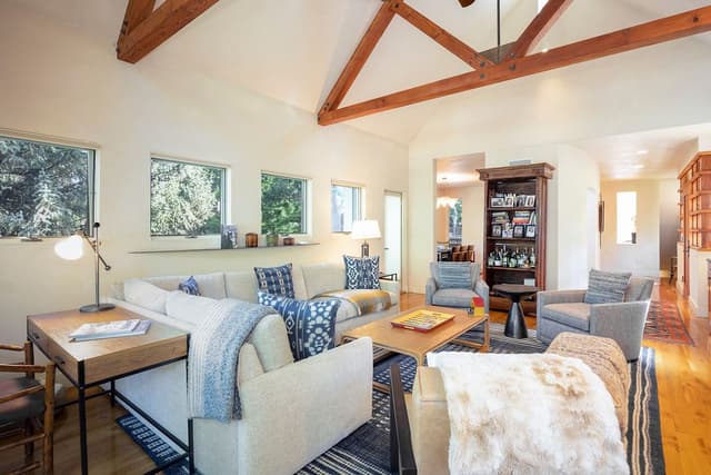 Image of Living space #3