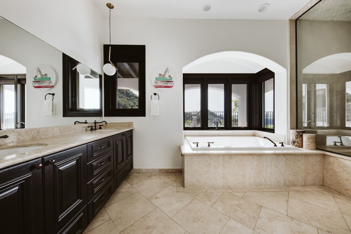 Malibu Sky View Estate | Malibu Hills | Private Estate with Pool & Mountain Views photo 15