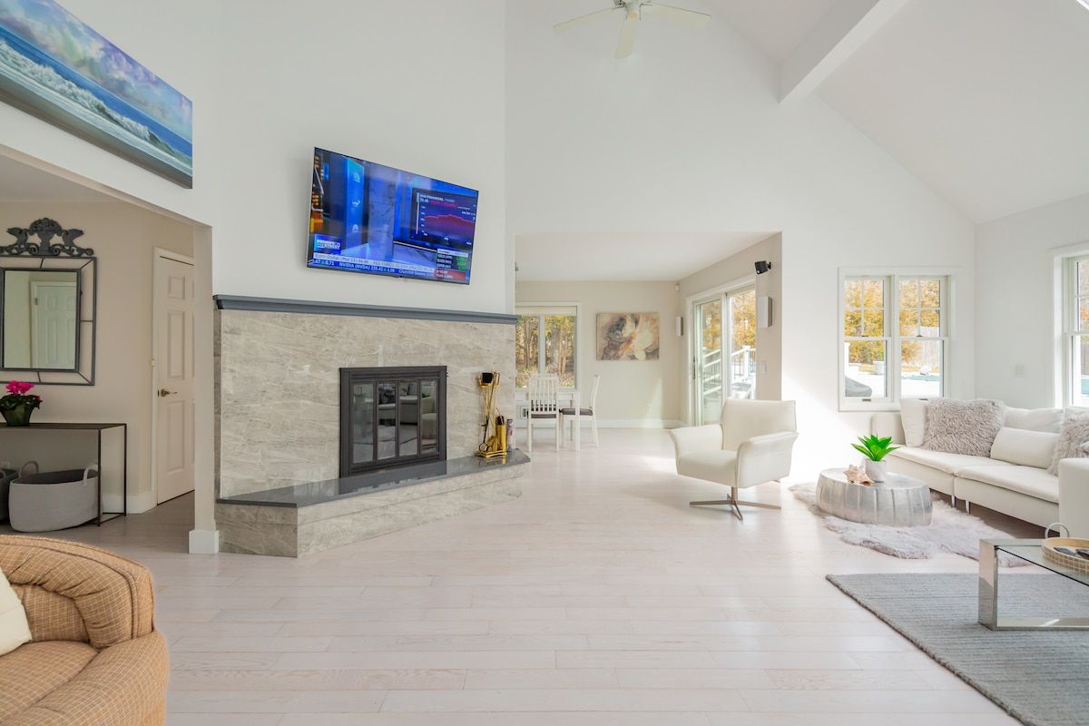 Scrimshaw Estate | Southampton | Home with Pool, Spa & Bay Access photo 6