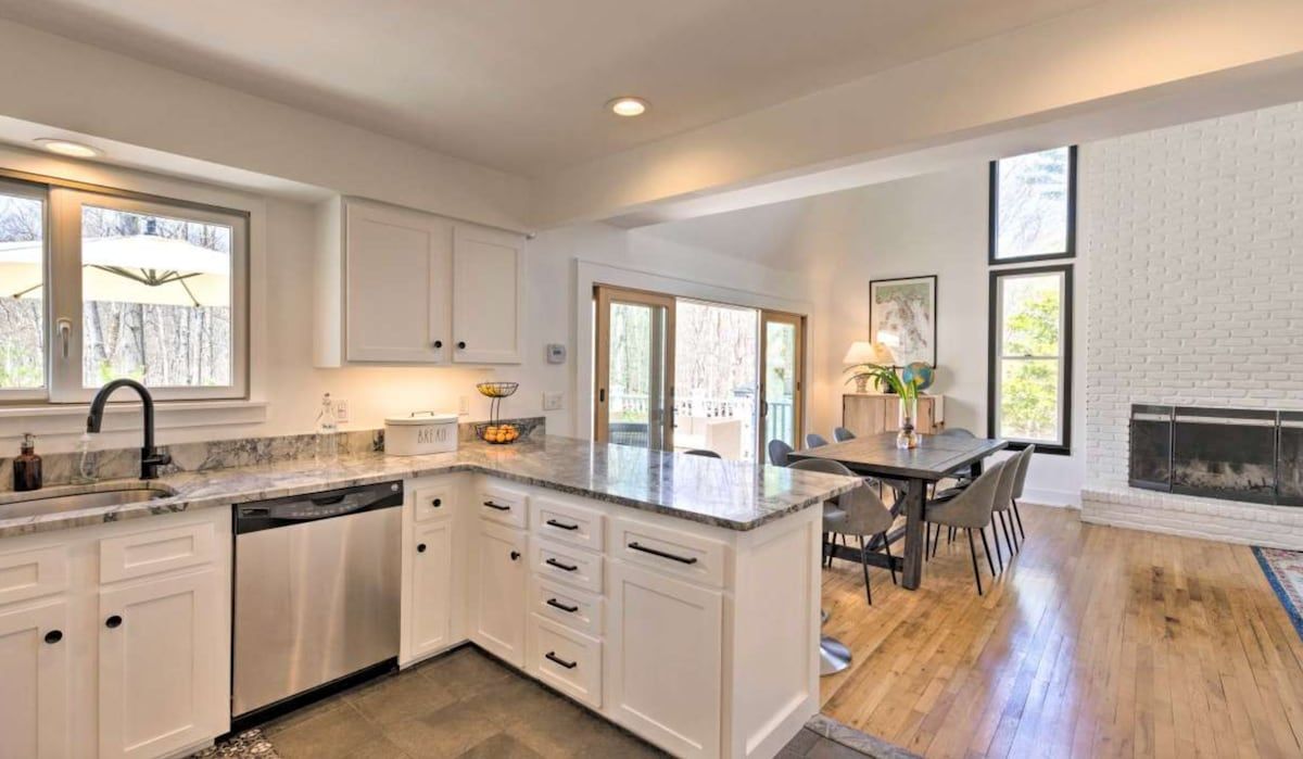 Boulder Villa | East Hampton | Upscale Home with Private Pool photo 15