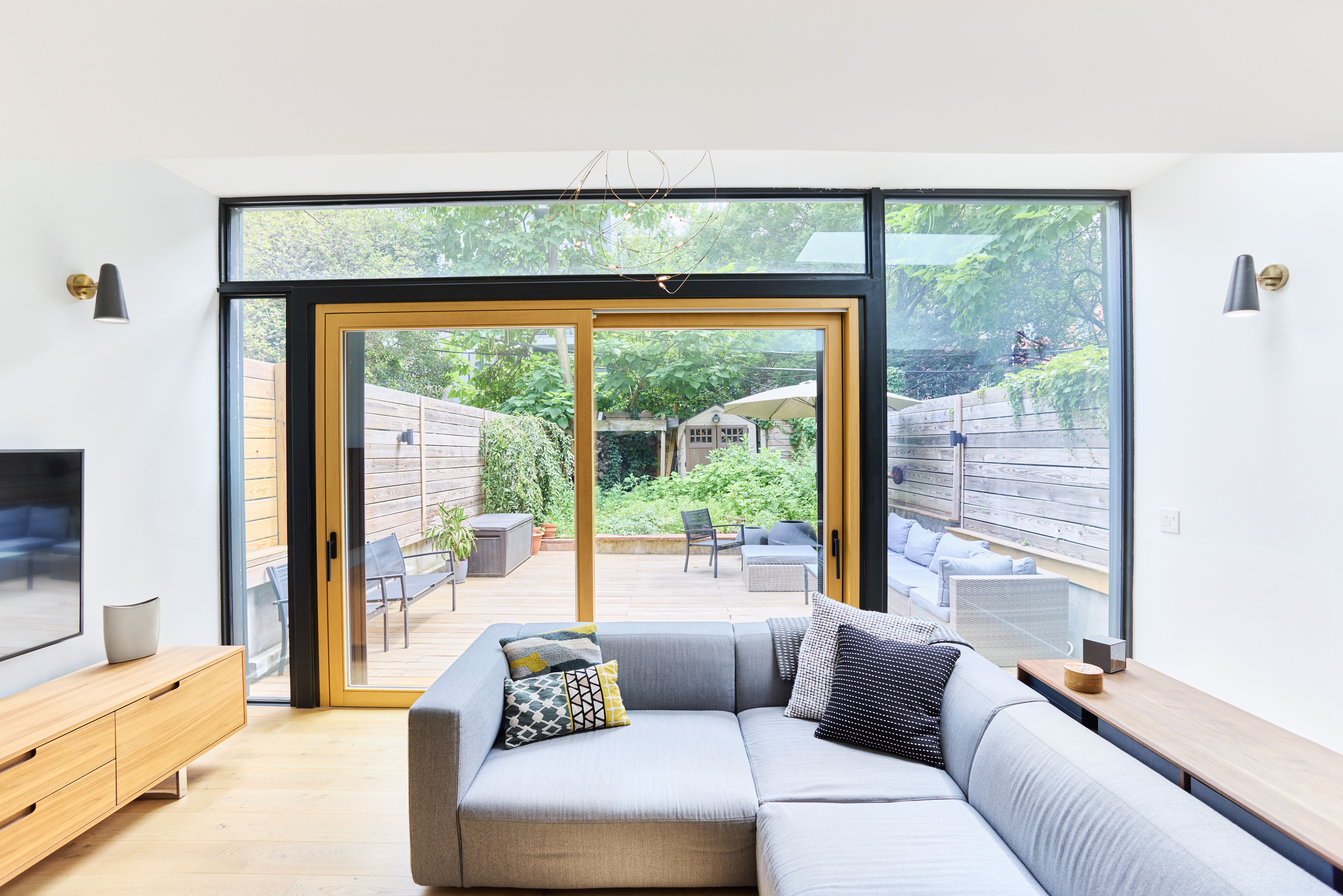 Hillcrest Place | Clinton Hill | Apartment with Private Backyard photo 2