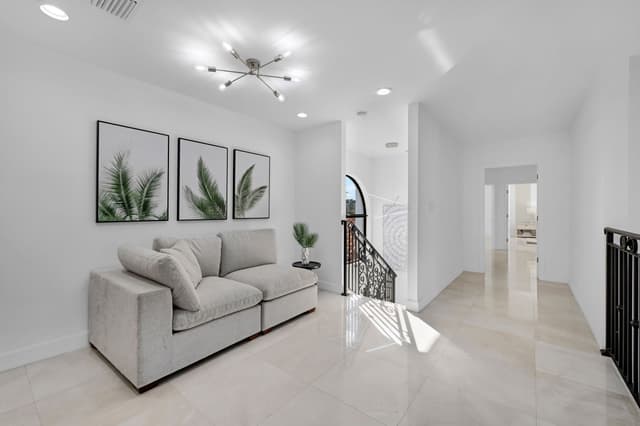 Image of Living space #3