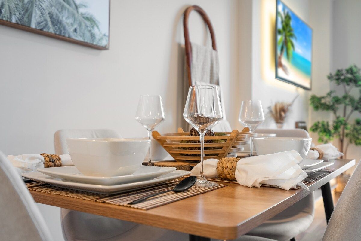 Palm Haven | Flagler Village | Apartment with Balcony & Rooftop Pool photo 23