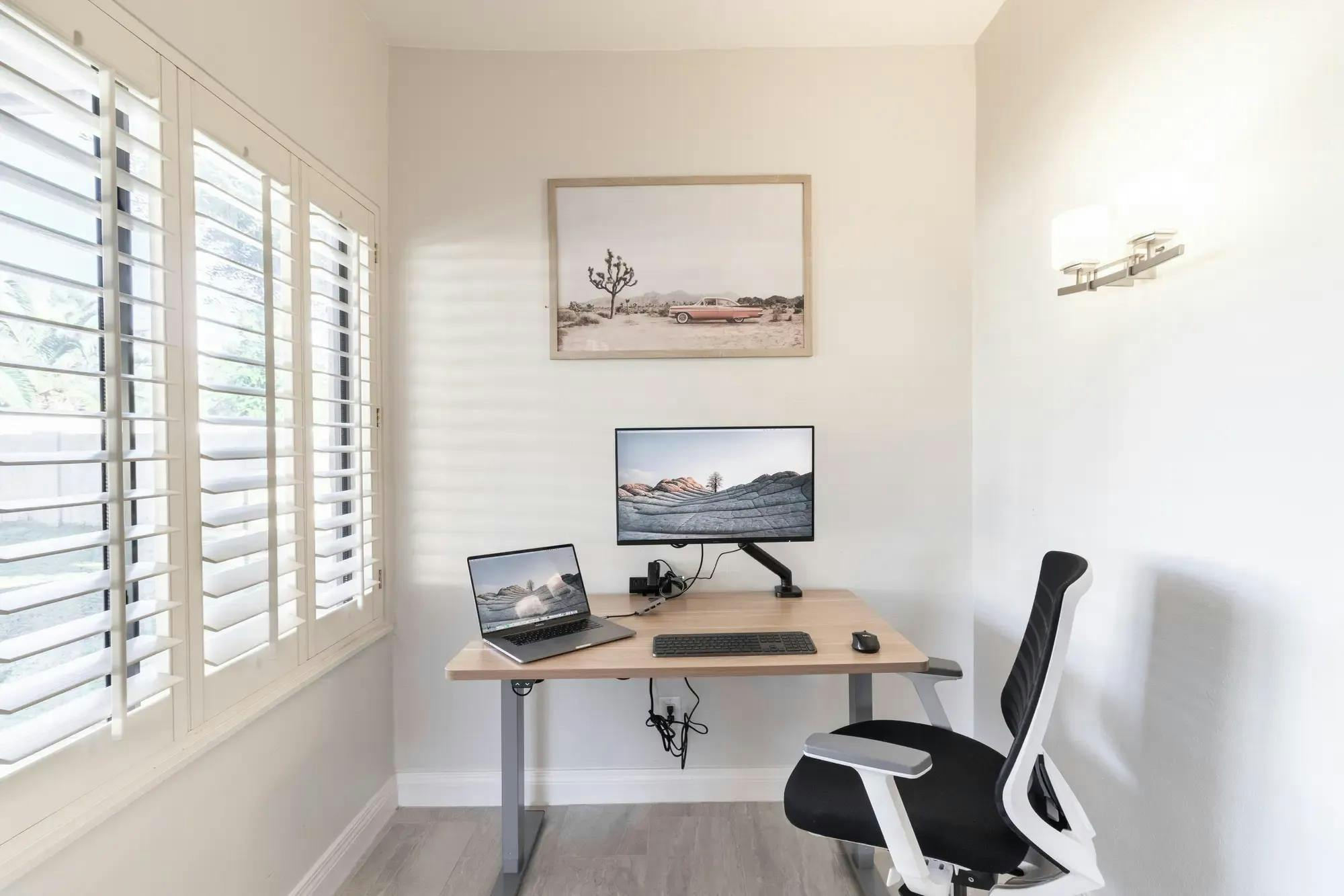 Redefining work-life balance with elevated workspaces in every home. 