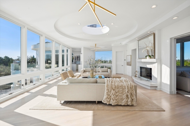 Image of Living space #3