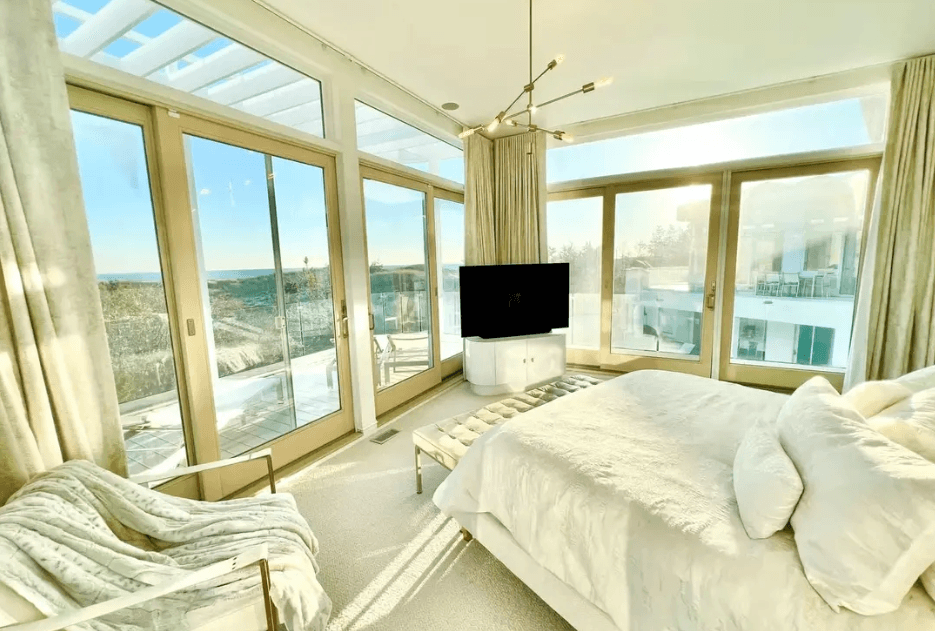 furnished luxury rental in hamptons