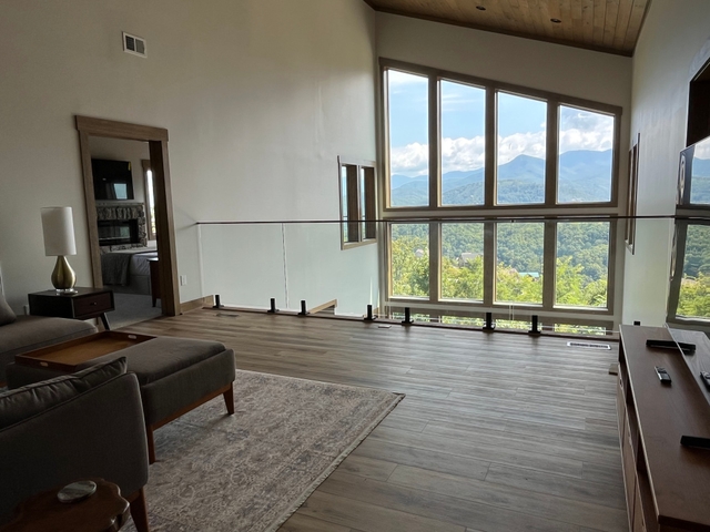 Image of Living space #11