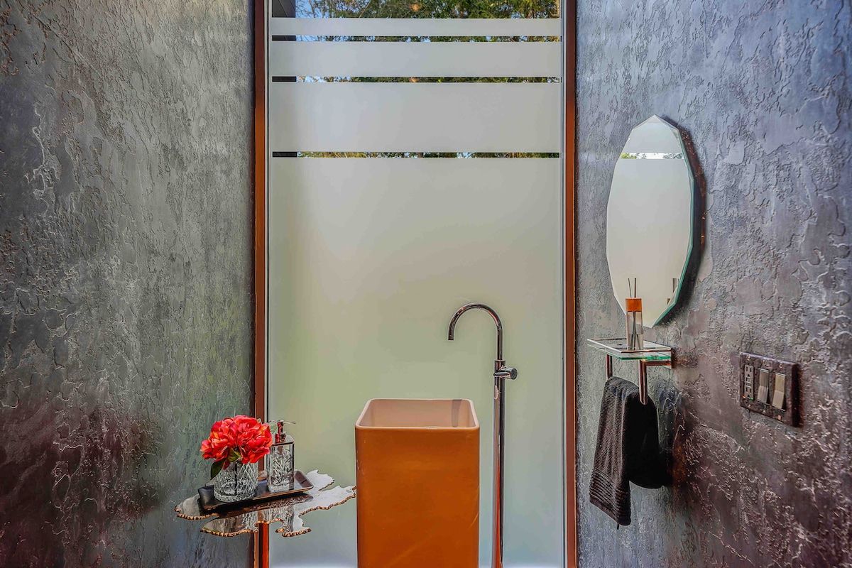 Eastwood Villa | East Hampton | Modern Retreat with Pool and Spa photo 17