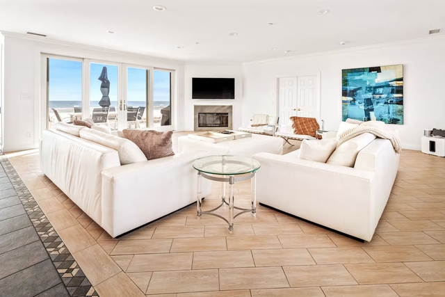 Image of Living space #3