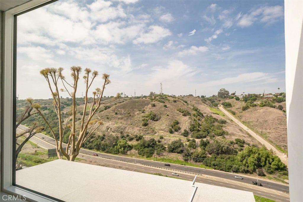 Casa Noire | Baldwin Hills | Luxe Hillside Villa with Hot Tub photo 24