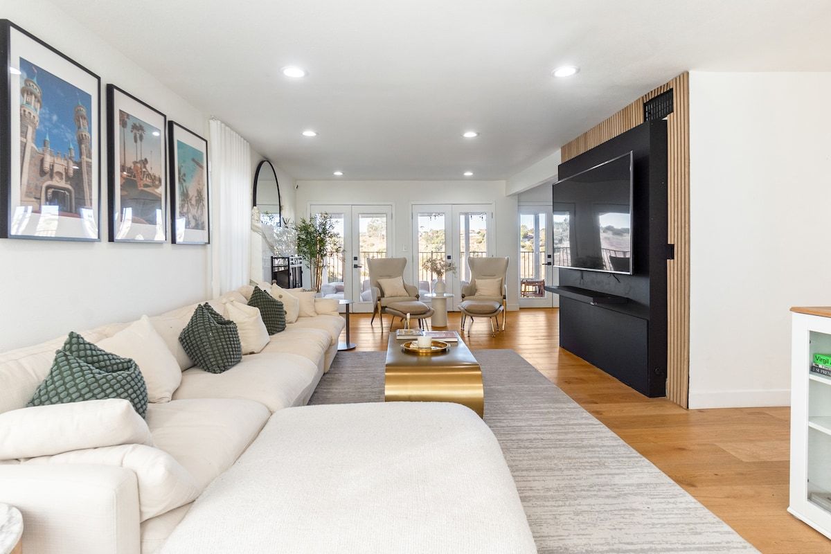 Casa Noire | Baldwin Hills | Luxe Hillside Villa with Hot Tub main photo