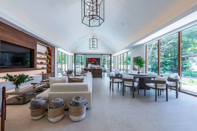 Image of Living space #2