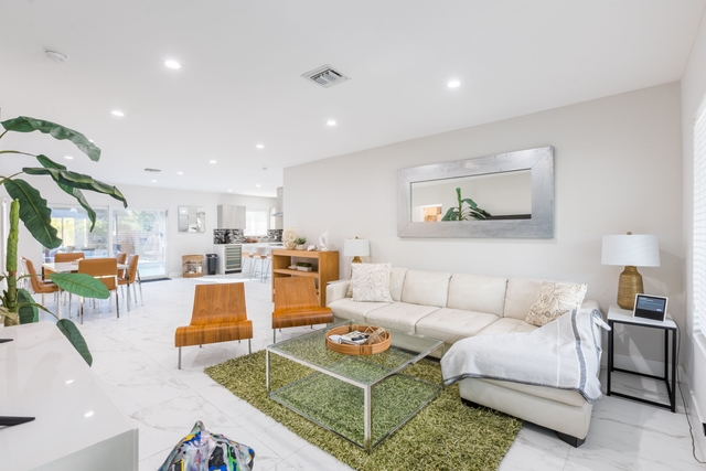 Image of Living space #2