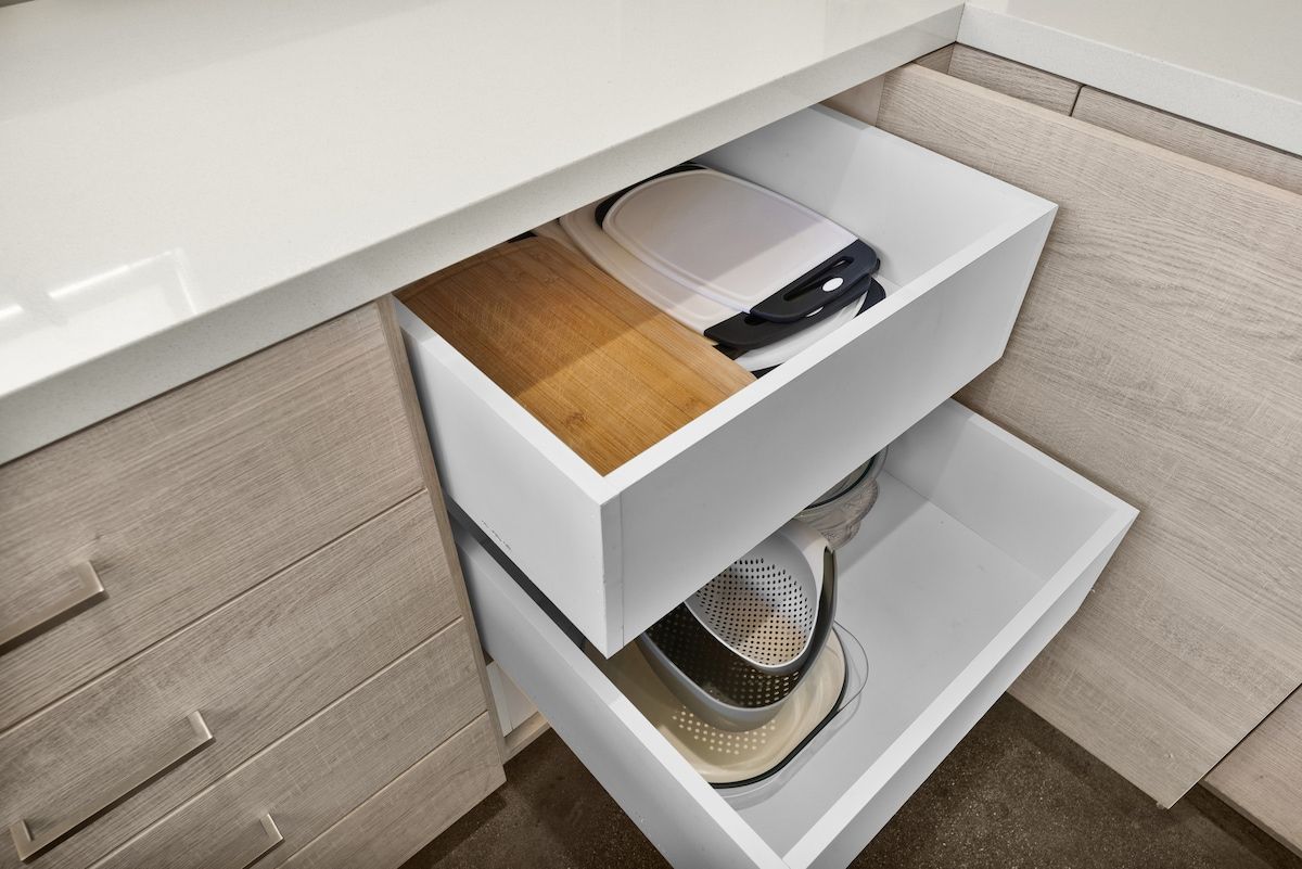 Solstice Haus | Sawtelle | Sunlit Modern Home with Balcony photo 19