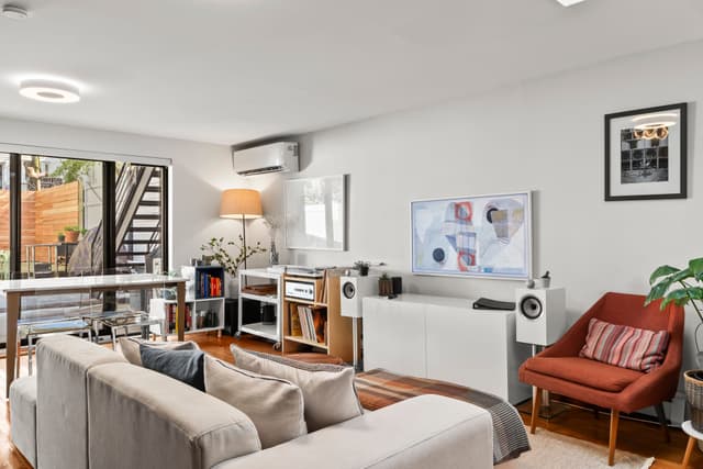 Image of Living space #3