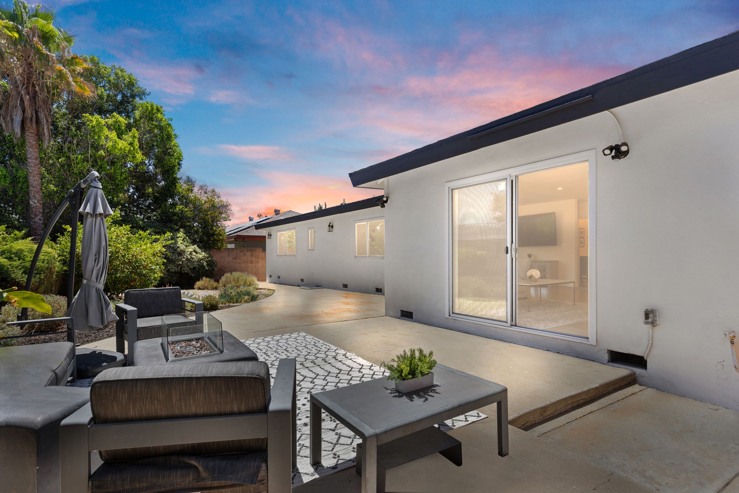 Whitaker Place | Northridge | Modern Designer Home photo 4