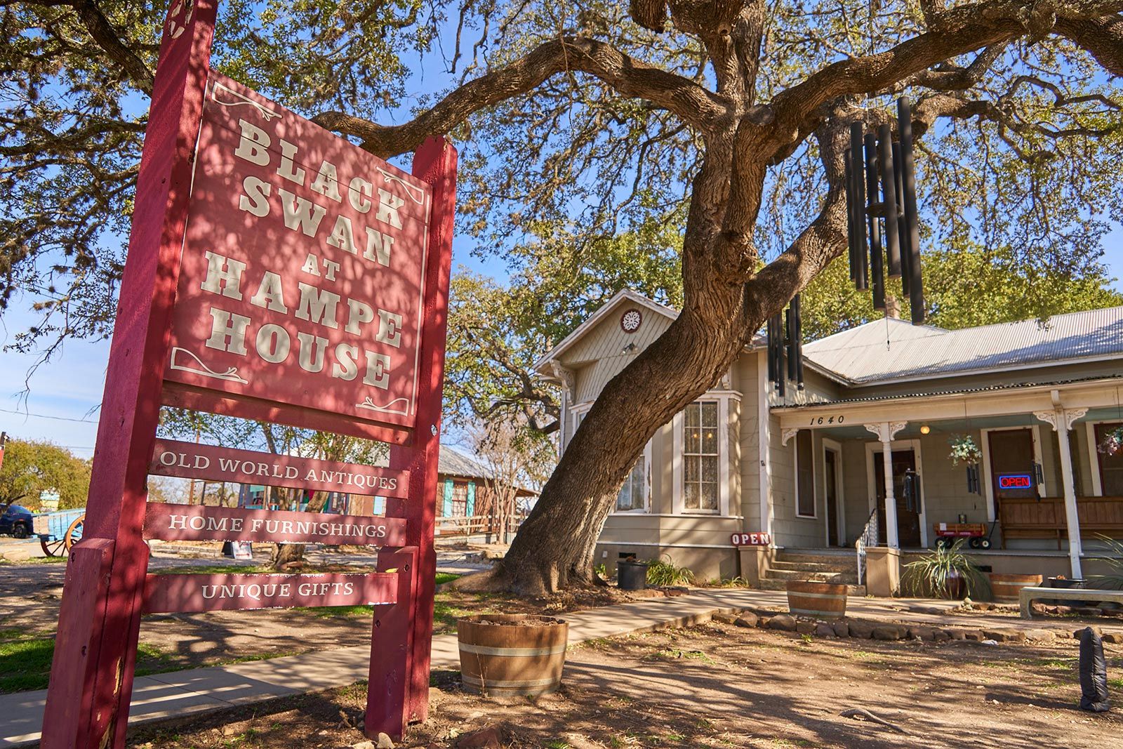 Black Swan Antiques