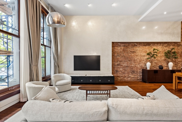 Image of Living space #2