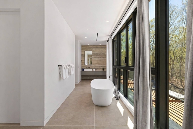 Image of Living space #8