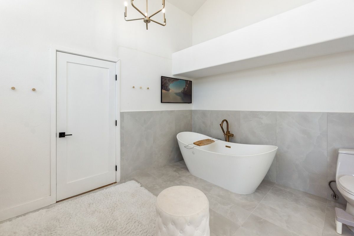 Casa Noire | Baldwin Hills | Luxe Hillside Villa with Hot Tub photo 22