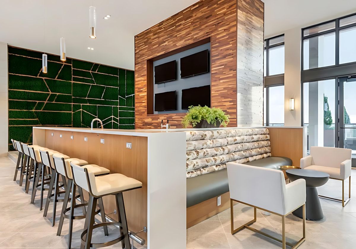 Palm Haven | Flagler Village | Apartment with Balcony & Rooftop Pool photo 45