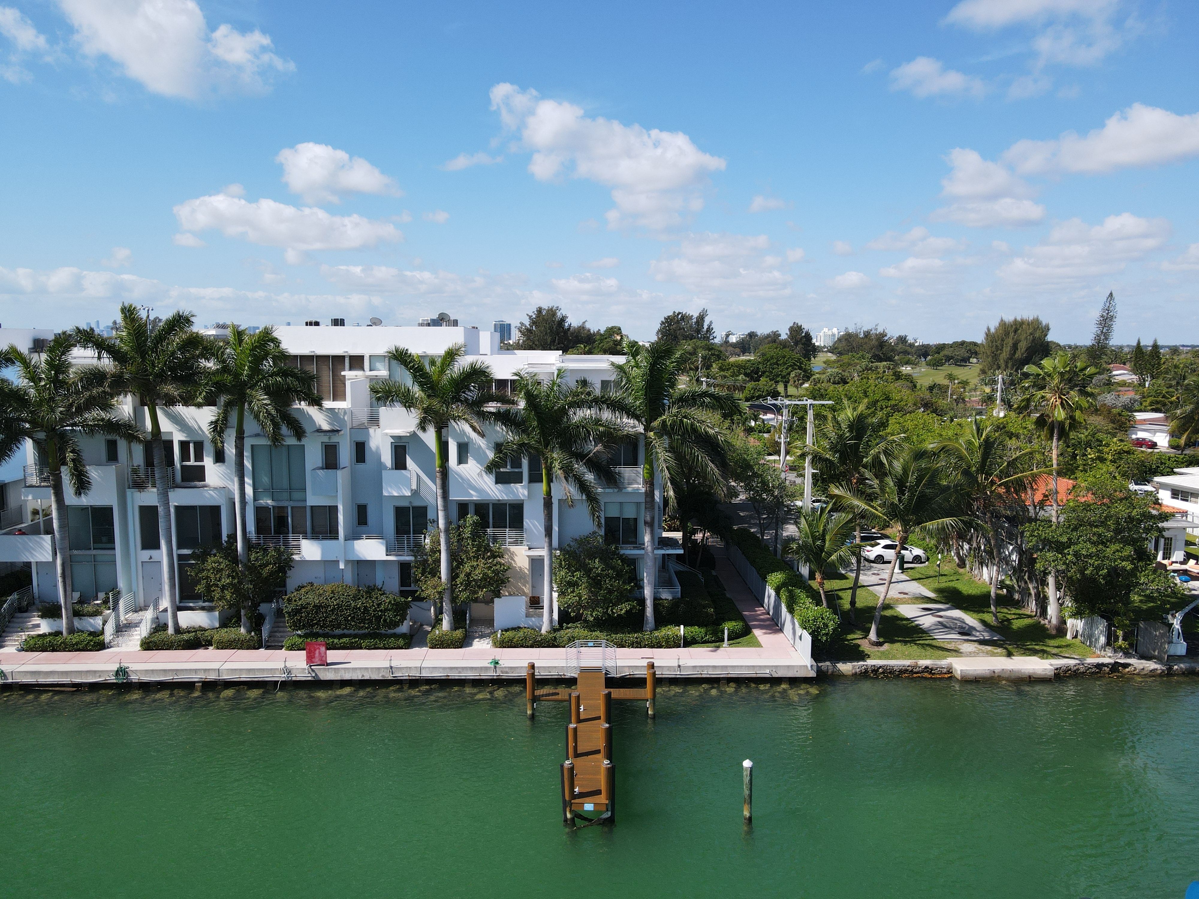 Homes by the water in Miami