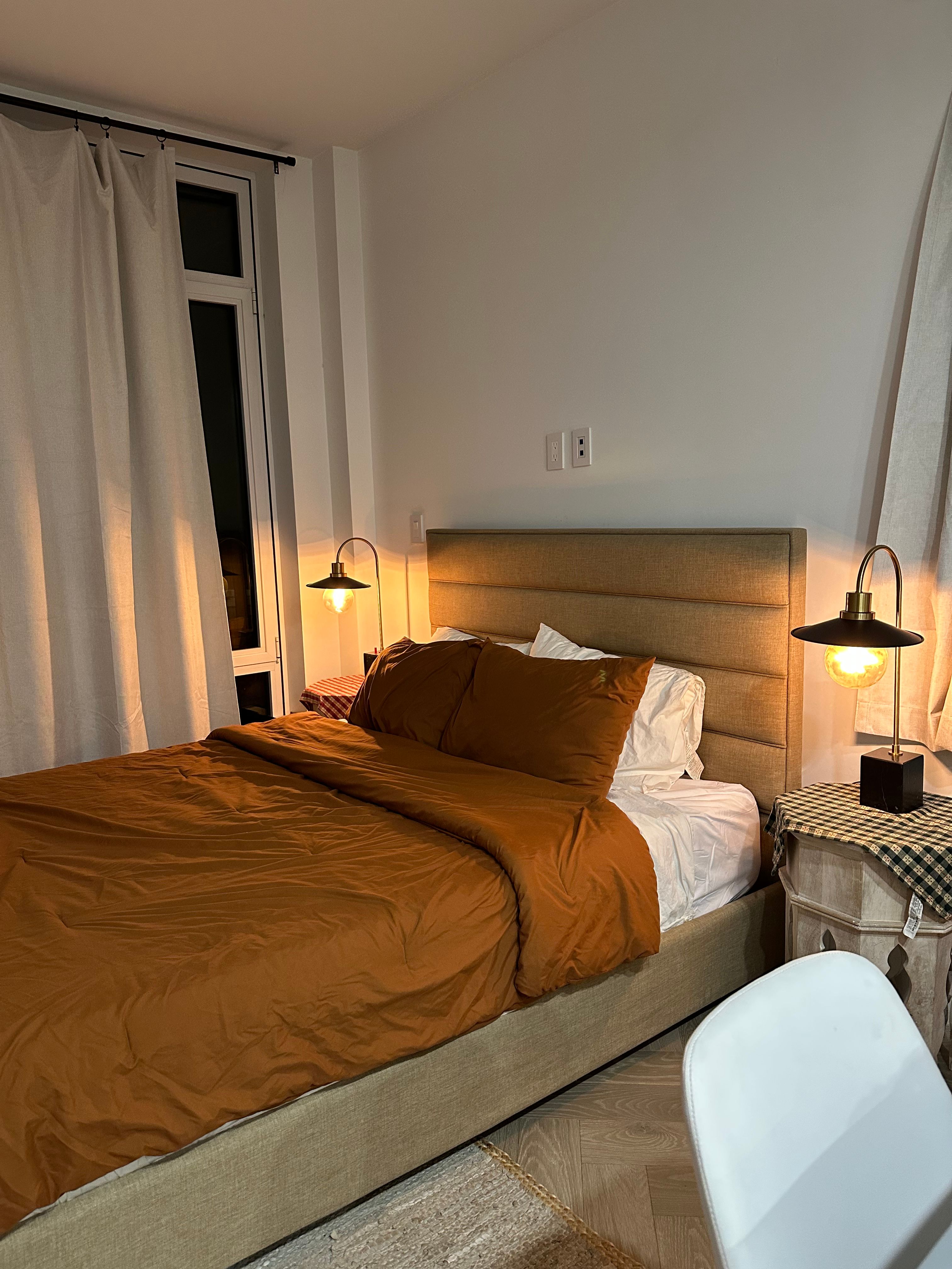 Sunshine Cottage | East Village | Cozy Apt w/ Balcony & Gym photo 11