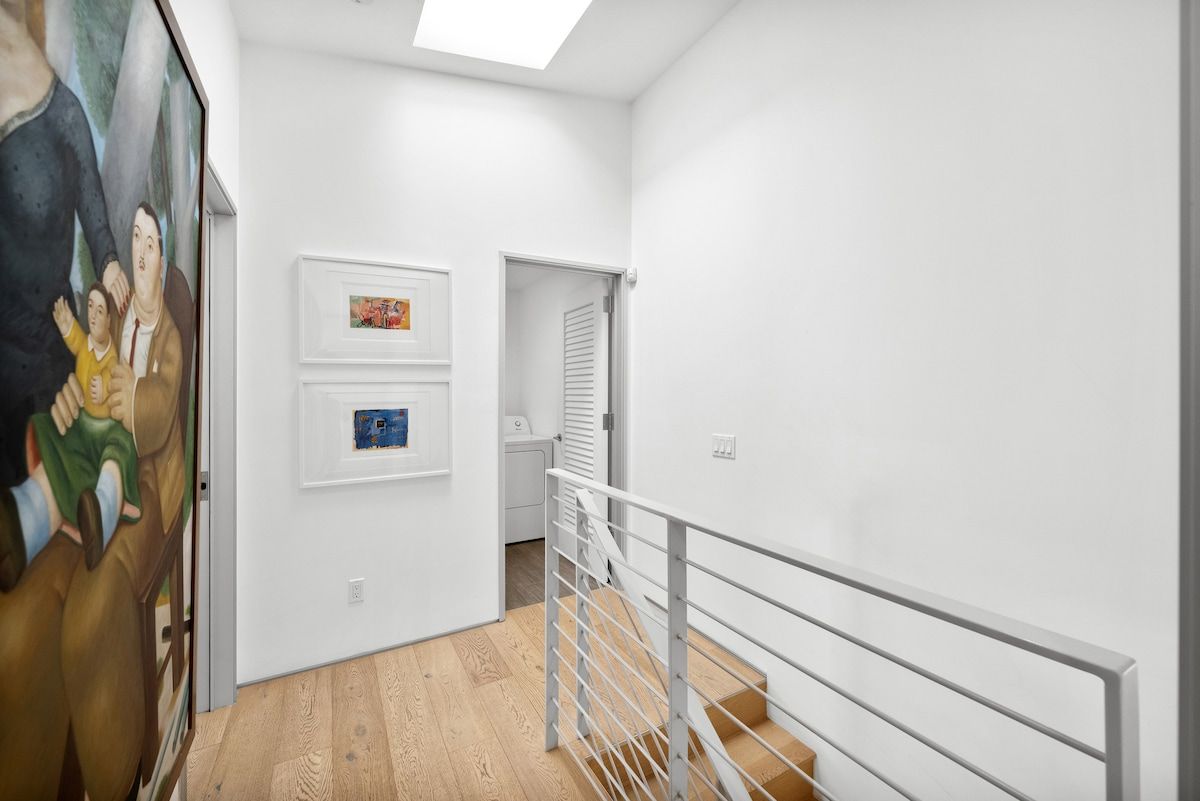 Solstice Haus | Sawtelle | Sunlit Modern Home with Balcony photo 37