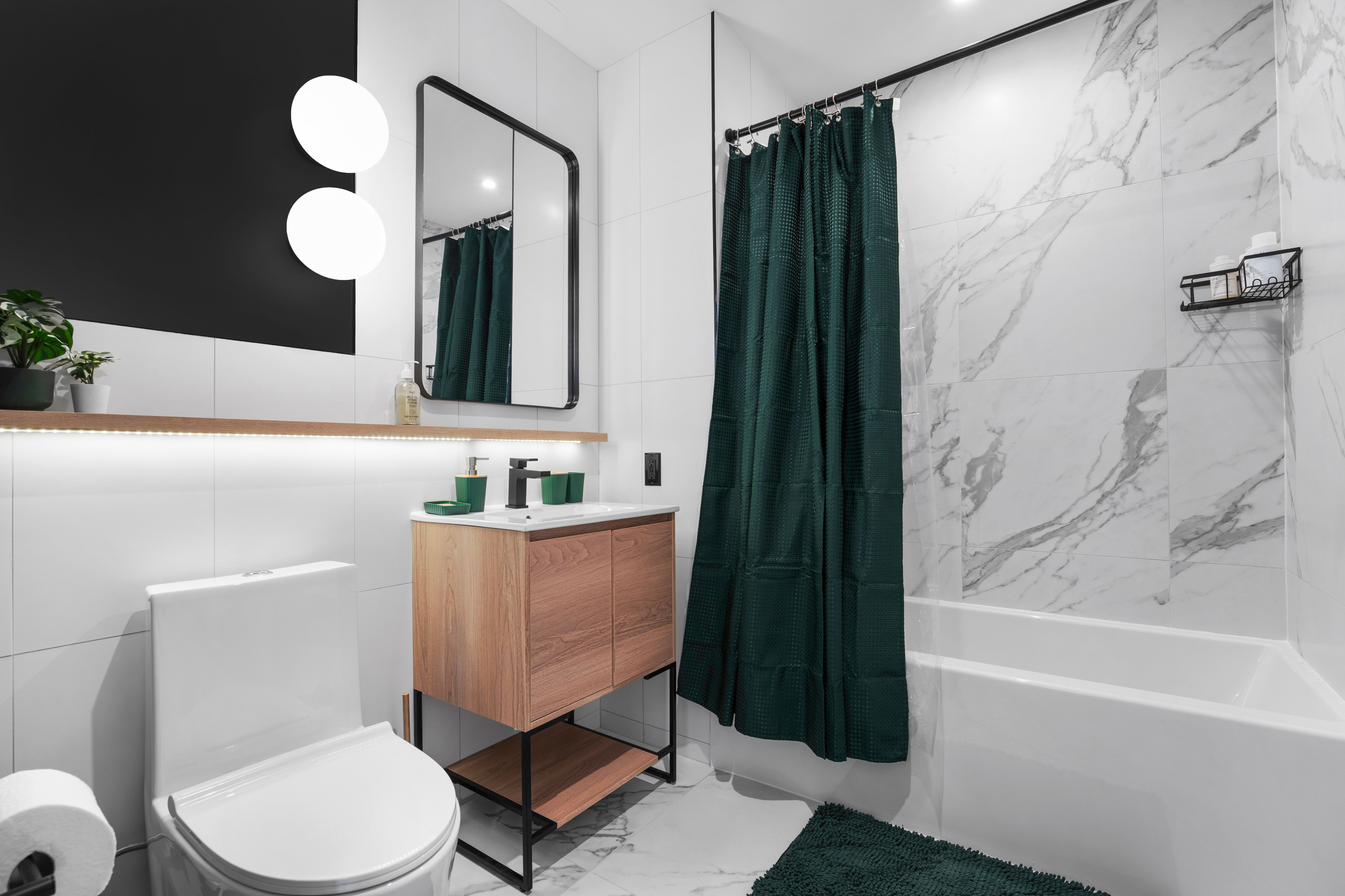 Seren 1006 | Greenpoint | Penthouse w/ Private Deck & River Views photo 20