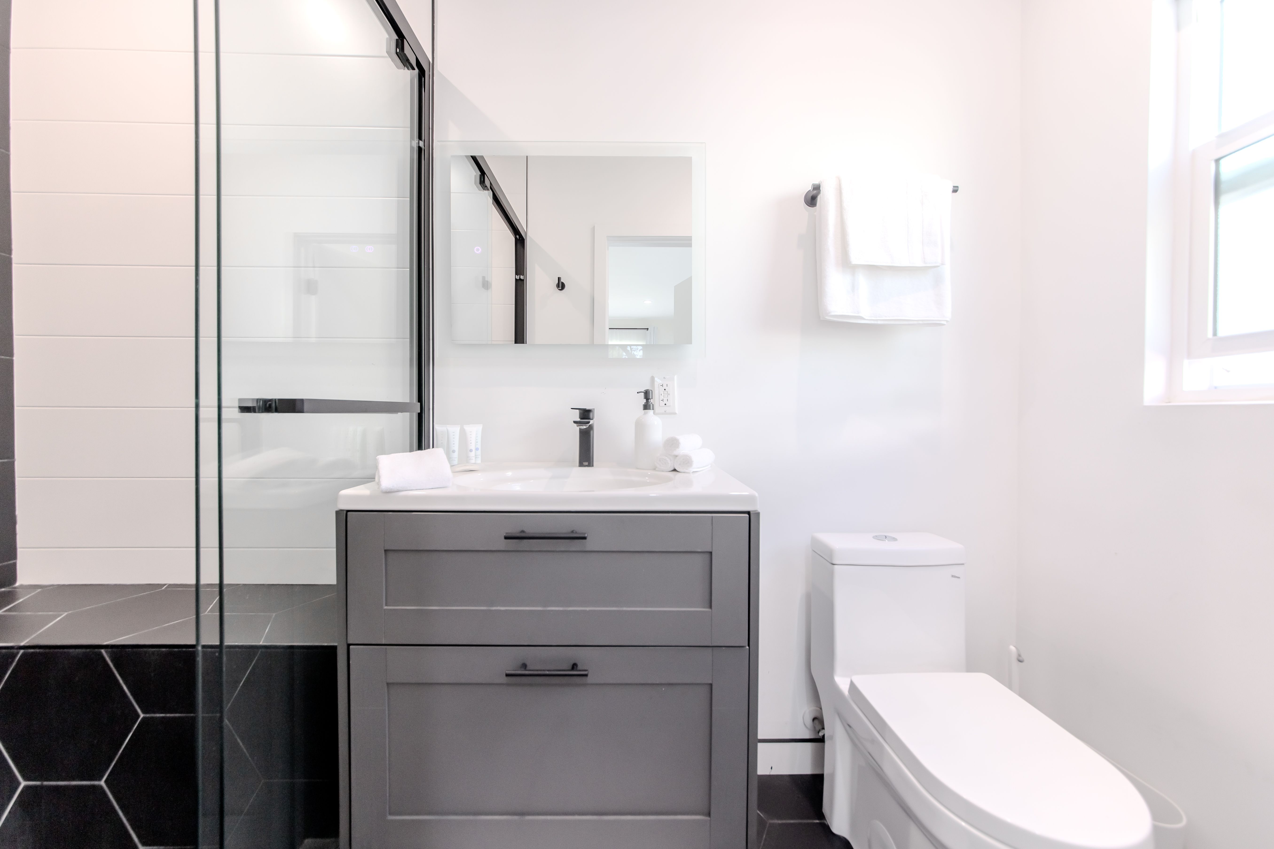 Casa Formosa | Fairfax | Hollywood Home w/ Pool & Modern Interior photo 29