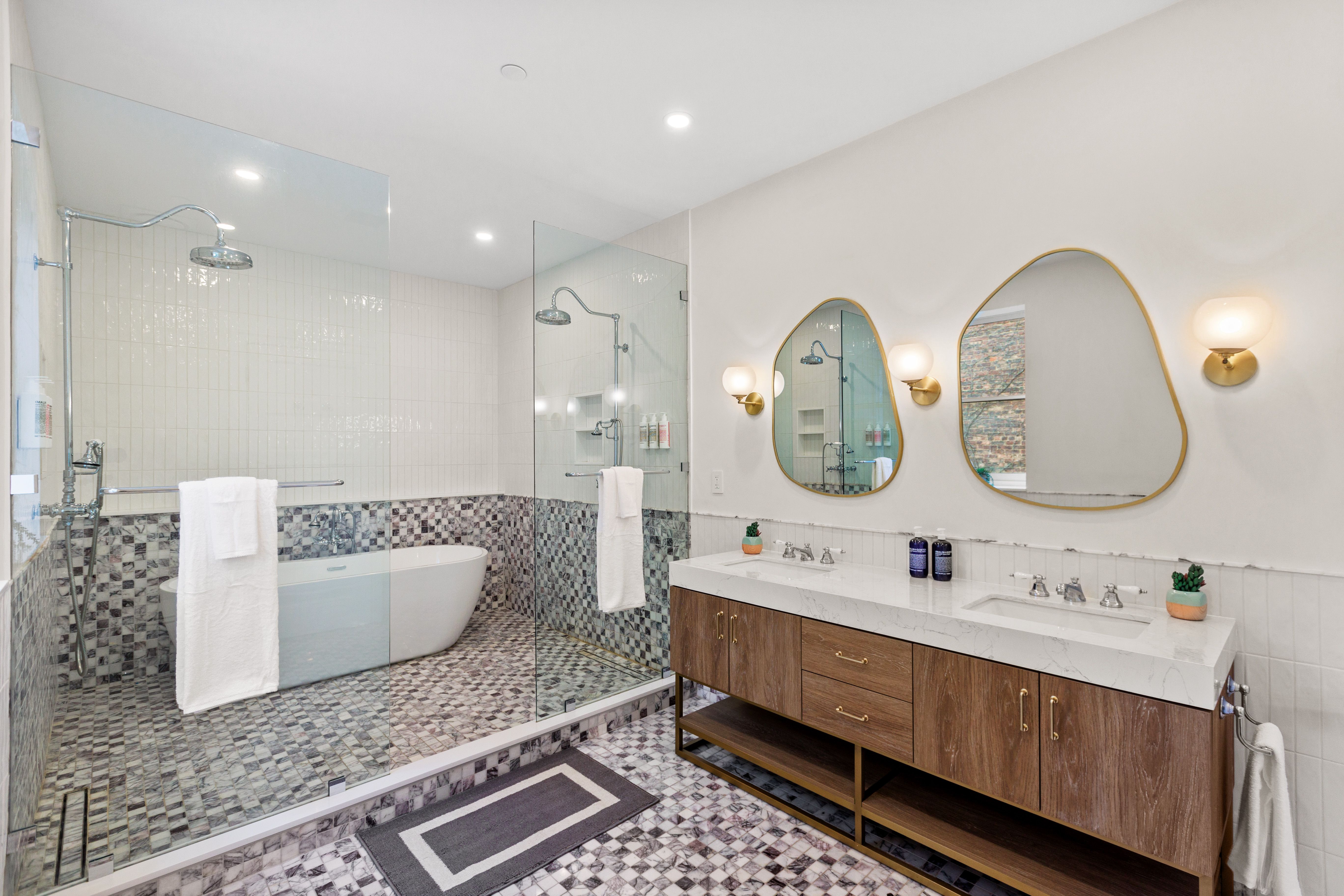 Bathroom at Riverside by Rove Travel | Nightly Rental | Hamilton Heights