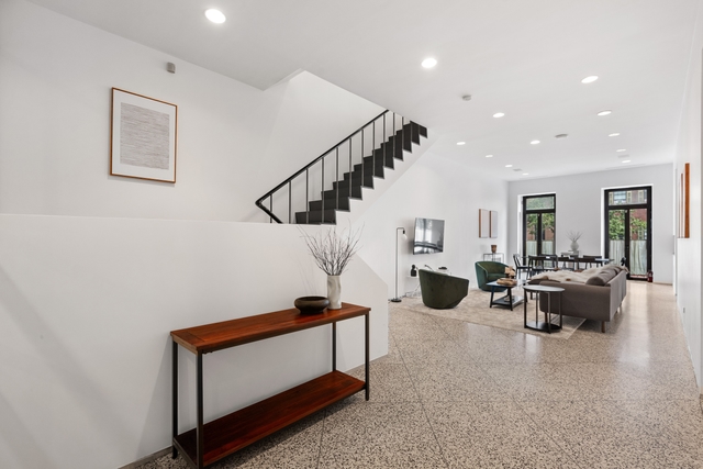 Image of Living space #3