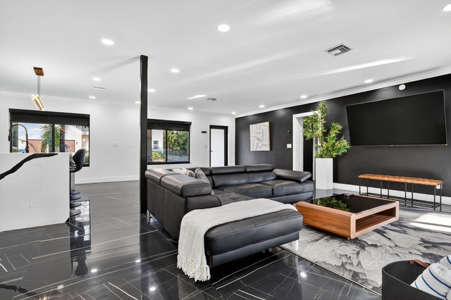 Image of Living space #7