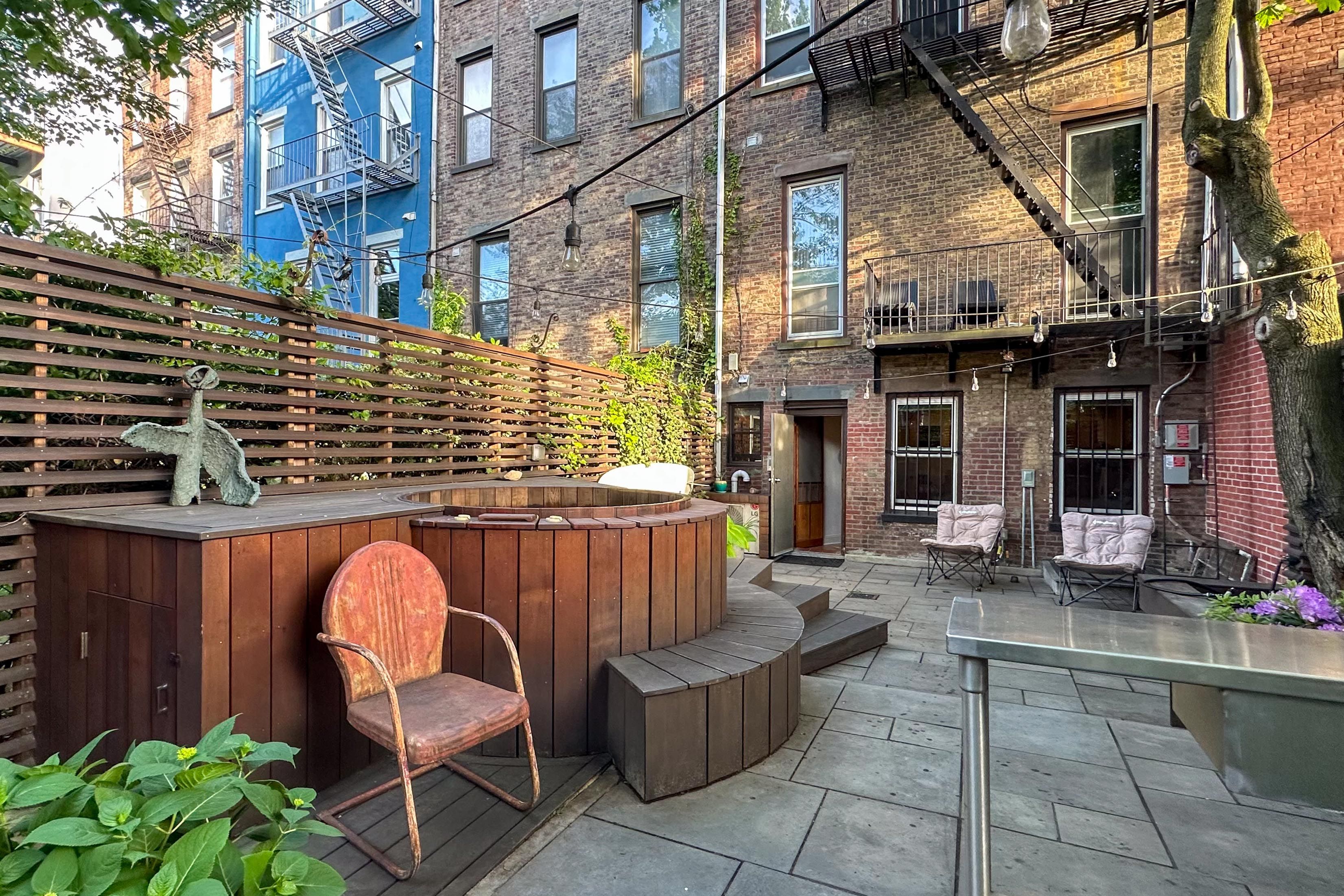 Bedstuy Belle | Bed-Stuy | Two-Story Apartment w/ Hot Tub, Sauna & Gym photo 27