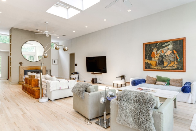 Image of Living space #3