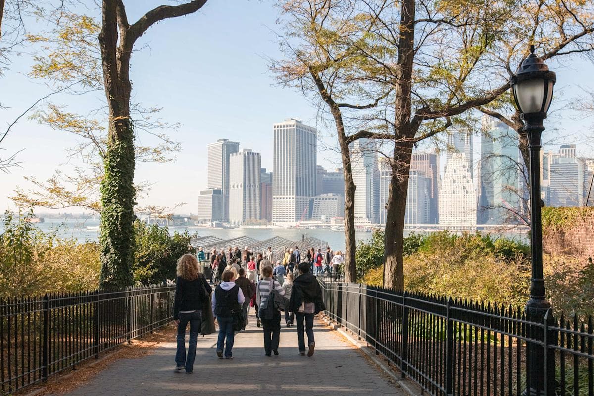Rove's Featured Must-See: Brooklyn Heights Promenade