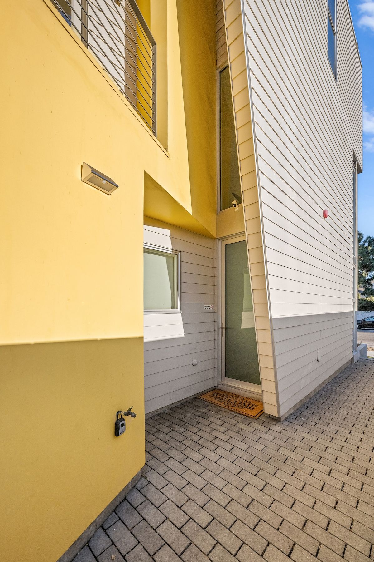 Solstice Haus | Sawtelle | Sunlit Modern Home with Balcony photo 53