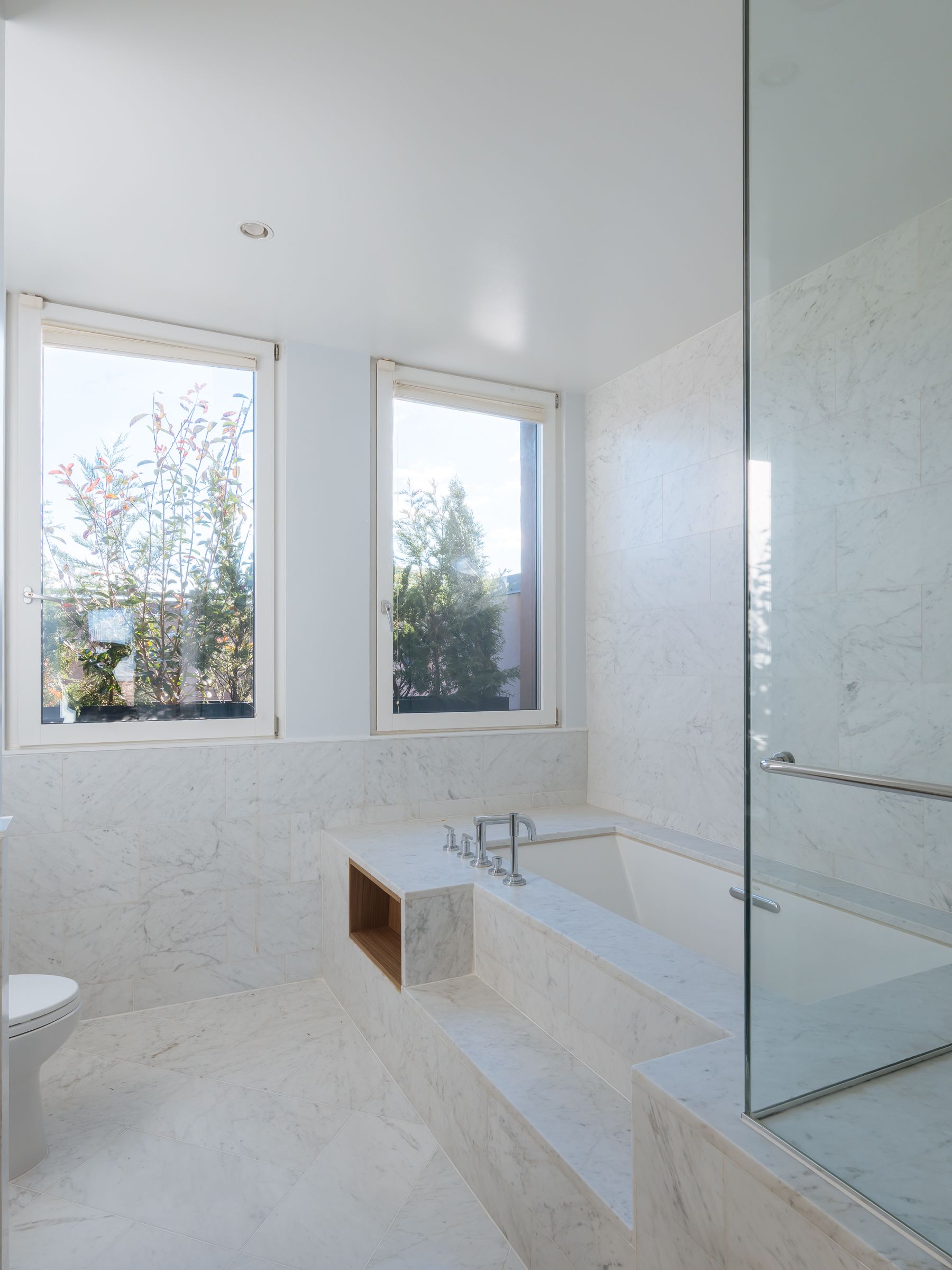 Union Crest | Carroll Gardens | Skyline Townhouse with Balcony photo 9