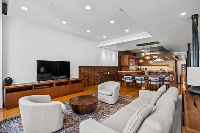 Image of Living space #2