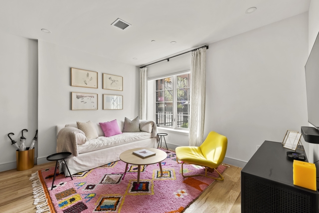 Image of Living space #3