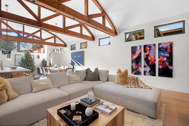 Image of Living space #2